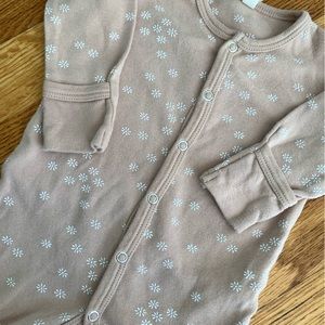 Quincy Mae 0-3M Footed Bodysuit - Excellent Used Condition